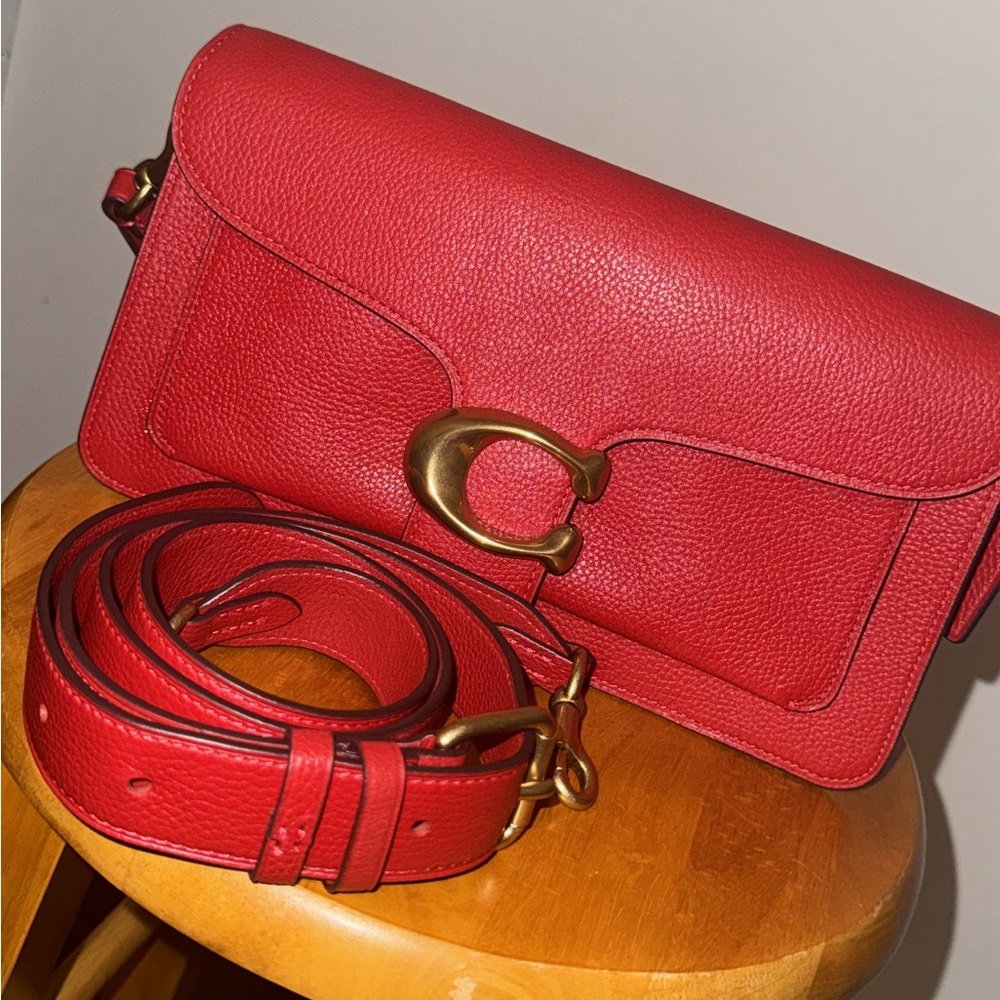 COACH Red original Tabby 26.